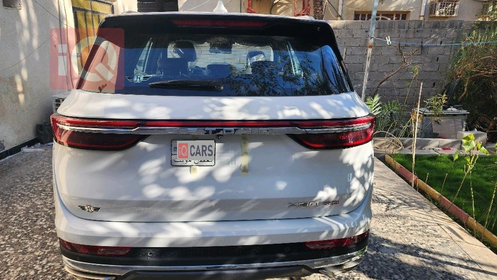 جیتۆر X90 پڵەس